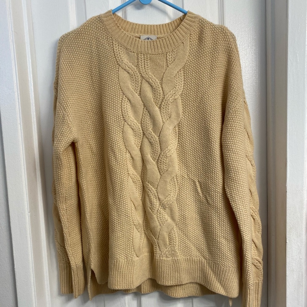 St. John’s Bay Cable Knit Sweater Sz L